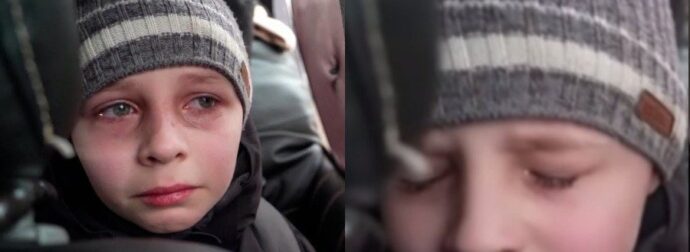 Αγόρι εγκαταλείπει το σπίτι του με δάκρυα στα μάτια. «Αφήσαμε τον μπαμπά στο Κίεβο, να βοηθά»