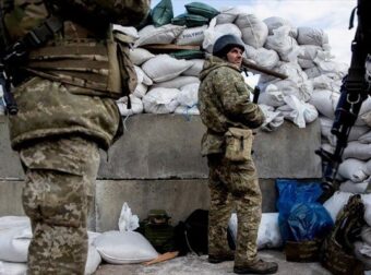 Πόλεμος στην Ουκρανία: Οι Ουκρανοί στρατιώτες αλείφουν με λαρδί τις σφαίρες τους – Τι σημαίνει το γράμμα «Z» στα ρωσικά τανκς