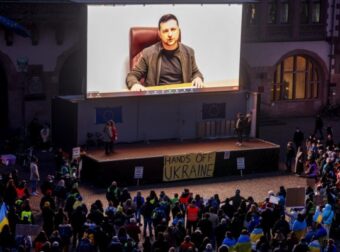 Δραματική έκκληση Ζελένσκι: «Στηρίξτε την Ουκρανία – Αν πέσουμε, θα πέσει όλη η Ευρώπη!» (video) – Κόσμος