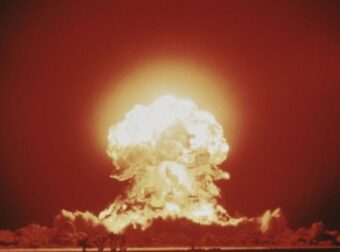 Πως θα είναι οι πρώτες ώρες μετά από έναν πυρηνικό πόλεμο; Πόσοι θα επιβιώσουν; Ξαφνικές αιμορραγίες, κάψιμο στο δέρμα και ξεφλούδισμα μέχρι να πέσουν οι σάρκες – Κόσμος