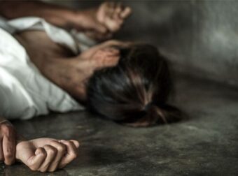 Βόλος:  «Κι εμένα με βίαζε ο πατέρας μου…» – Ανατριχιάζει η μητέρα της 20χρονης ΑμεΑ που βιάστηκε από τον θείο της