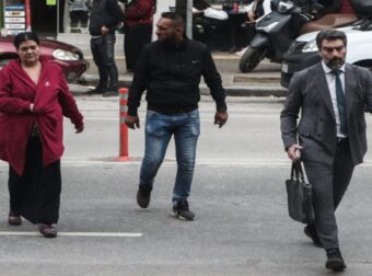 Θεσσαλονίκη – Πυροβολισμός 16χρονου: Κατηγορίες για συγκάληψη της ΕΛΑΣ από τον δικηγόρο της οικογένειας (video)