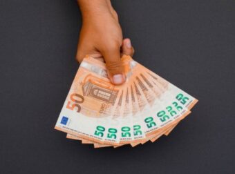 Επίδομα «έκπληξη» για χιλιάδες δικαιούχους – Έτσι θα πάρετε 450 ευρώ