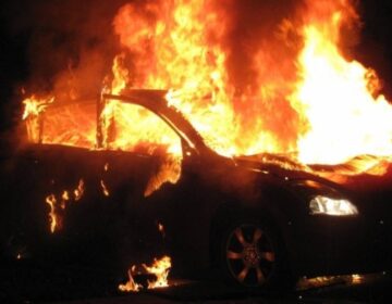 Απίστευτη τραγωδία στον Αλμυρό: Οδηγός εκτροχιάστηκε και κάηκε εγκλωβισμένος στο αμάξι του