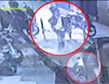 Άγιοι Ανάργυροι: Νέο εξοργιστικό βίντεο ντοκουμέντο – Η άφιξη του δολοφόνου της Κυριακής στο Α.Τ. και η στιγμή της πισώπλατης επίθεσης