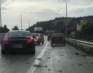 Συναγερμός στη Θεσσαλονίκη: Συγκρούστηκαν στρατιωτικό λεωφορείο, απορριματοφόρο και ΙΧ με αποτέλεσμα έναν τραυματία!