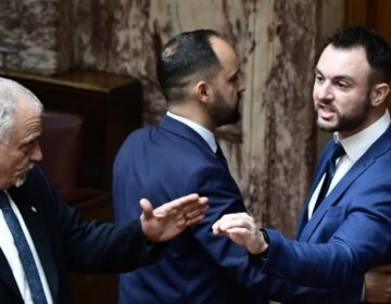 Βουλή: Κρατείται με εντολή Τασούλα ο Κωνσταντίνος Φλώρος που γρονθοκόπησε βουλευτή της Ελληνικής Λύσης (video)