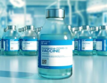 Κορωνοϊός: Σοκ με την παραδοχή από AstraZeneca για το εμβόλιο – «Μπορεί να προκαλέσει παρενέργειες»