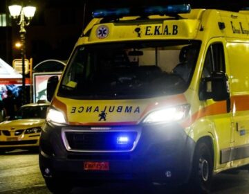 Τροχαίο στην Πειραιώς: Αυτοκίνητο παρέσυρε 5 άτομα, ανάμεσά τους 3 παιδιά – Σε σοβαρή κατάσταση ο ένας τραυματίας