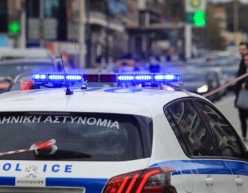 Σοκ στη Θεσσαλονίκη: Πυροβόλησαν από αυτοκίνητο άνδρα που έπεσε νεκρός στη μέση του δρόμου