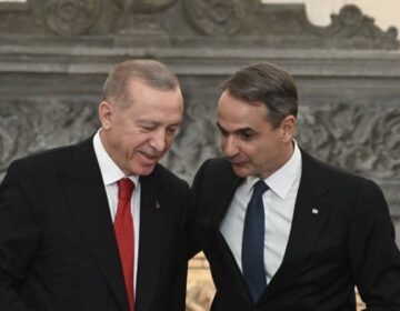 Μητσοτάκης στην τουρκική Miliyet: «Η Ελλάδα δεν απειλεί – Οφείλουμε στους δύο λαούς μια περίοδο χωρίς εντάσεις»