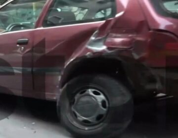 Κυψέλη: Μεθυσμένος οδηγός χτύπησε δεκάδες σταθμευμένα αυτοκίνητα – Το τζιπ ακινητοποιήθηκε μόλις έσκασαν τα λάστιχα