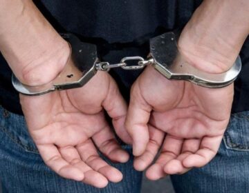 Μεταμόρφωση: Συνελήφθη 26χρονος για κατοχή και διακίνηση ναρκωτικών ουσιών και όπλων