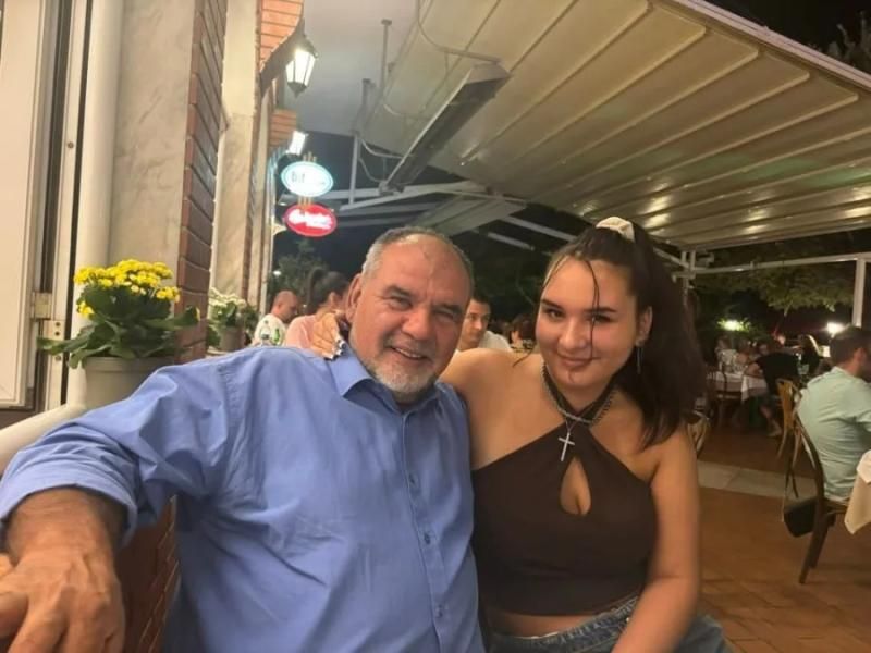 Θεσσαλονίκη: «Καλό ταξίδι αγγελούδι μου» – Ραγίζει καρδιές ο πατέρας της 20χρονης που πέθανε