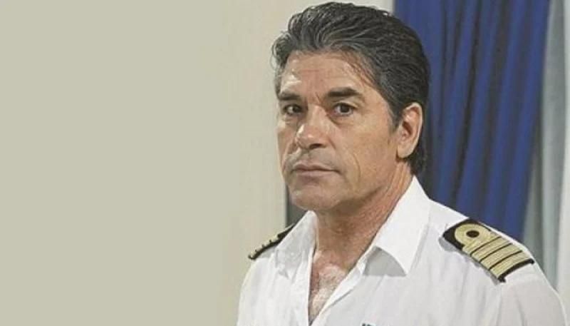 Ασπρομάλλης, γυμνασμένος, αγκαλιά με την εγγονή του: Έτσι είναι σήμερα στα 77 του ο αγρότης Πάνος Μιχαλόπουλος
